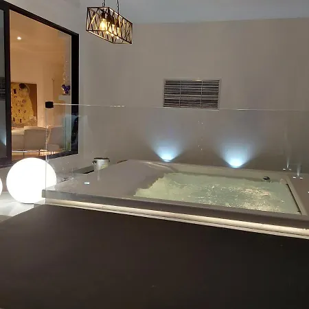 Apartment Last Minute Garden And Jacuzzi,the Gorgeus !adult Only