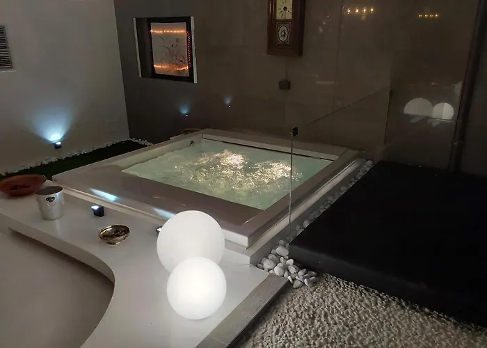 Last Minute Garden And Jacuzzi,the Gorgeus !adult Only Apartament