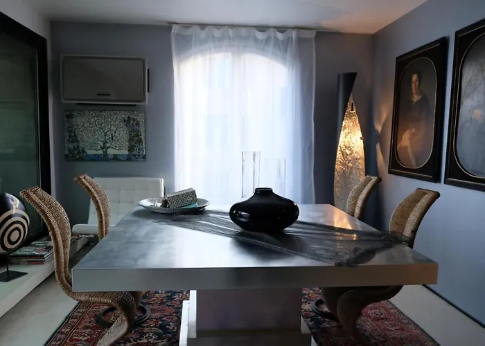 Last Minute Garden And Jacuzzi,the Gorgeus !adult Only Apartament *